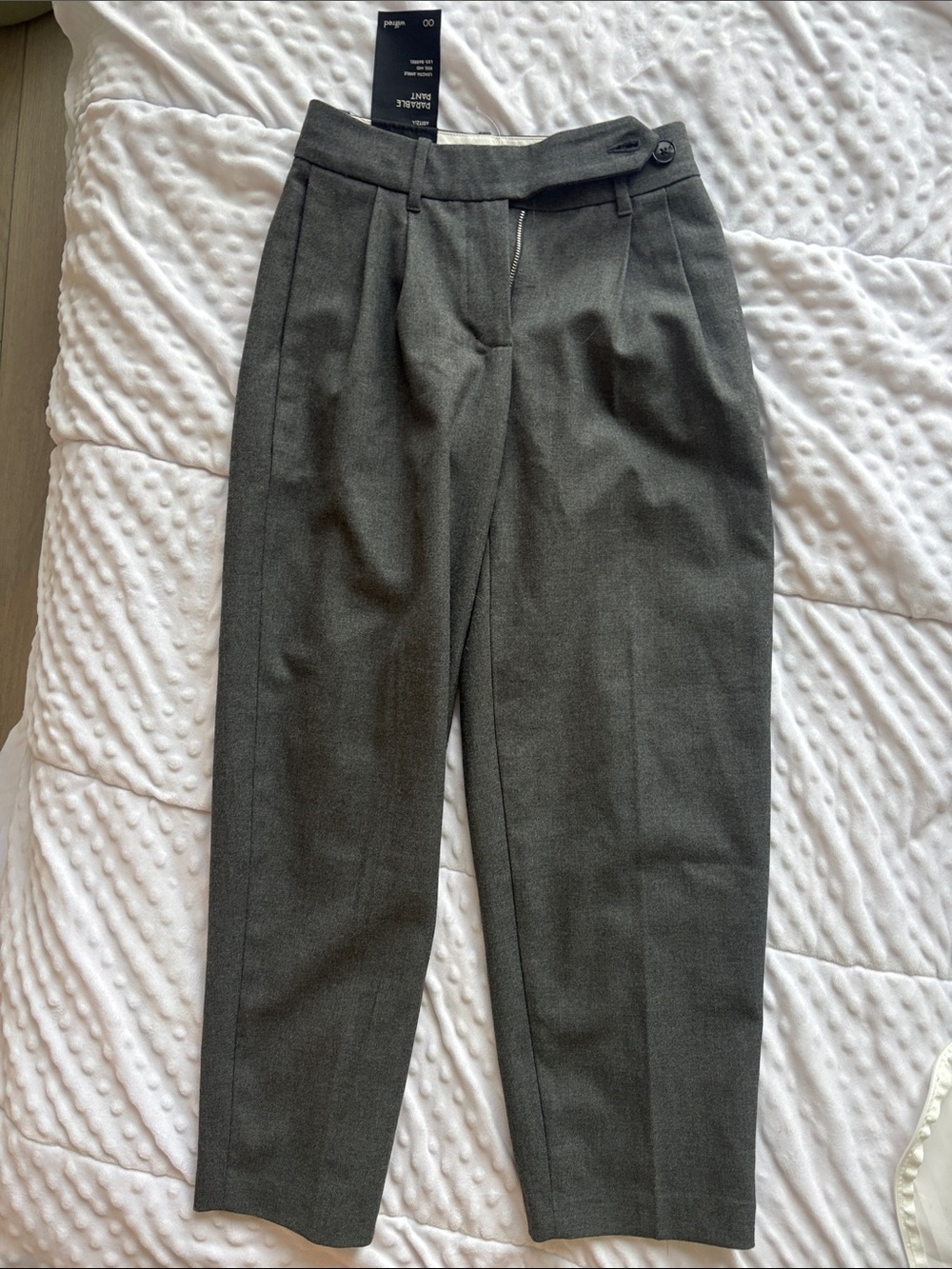 Aritzia High-Waist Pleated Trousers in Charcoal Gray